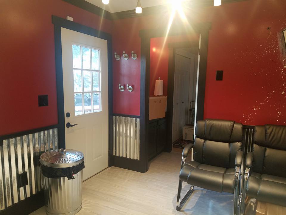 Red's Barber Shop