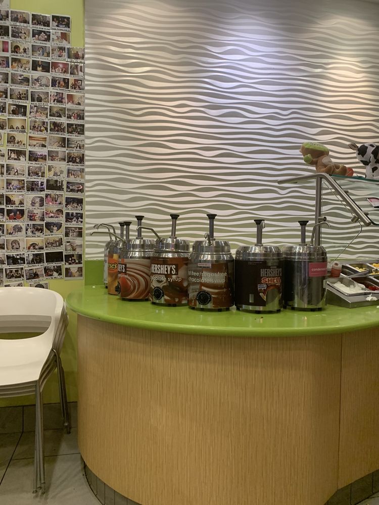 Menchie's Frozen Yogurt 2682 South, High Commons Way Suite 200, West Valley City