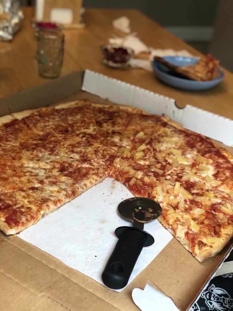 Valentino’s Pizzeria & Restaurant 4813 Beauregard St, Alexandria