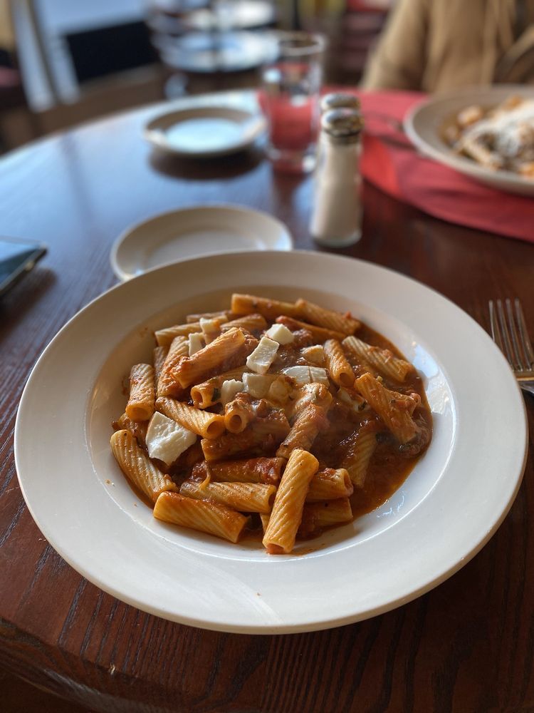 Savio's Italian Restaurant 516 S Van Dorn St, Alexandria