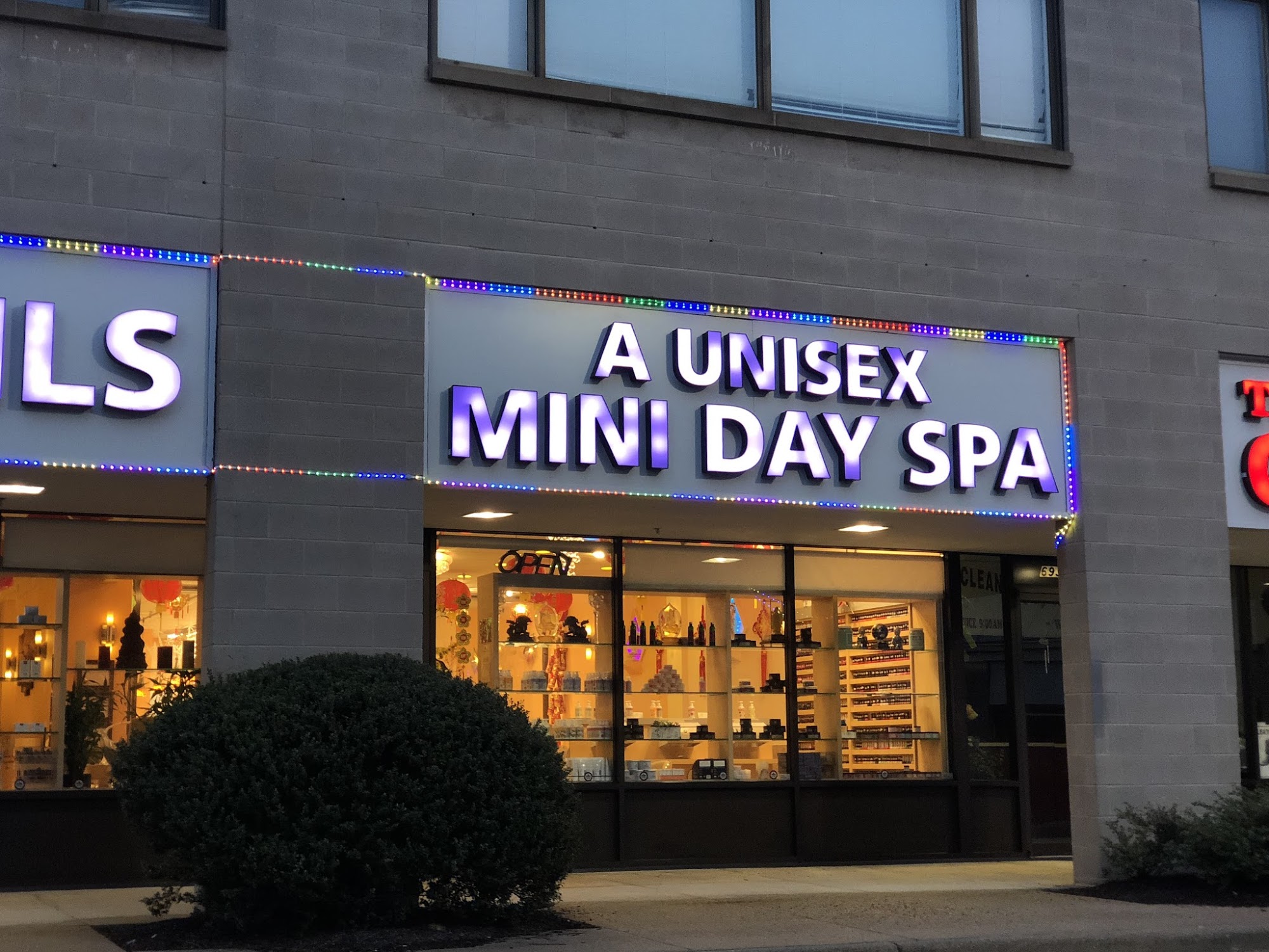 Glam A Unisex Mini Day Spa