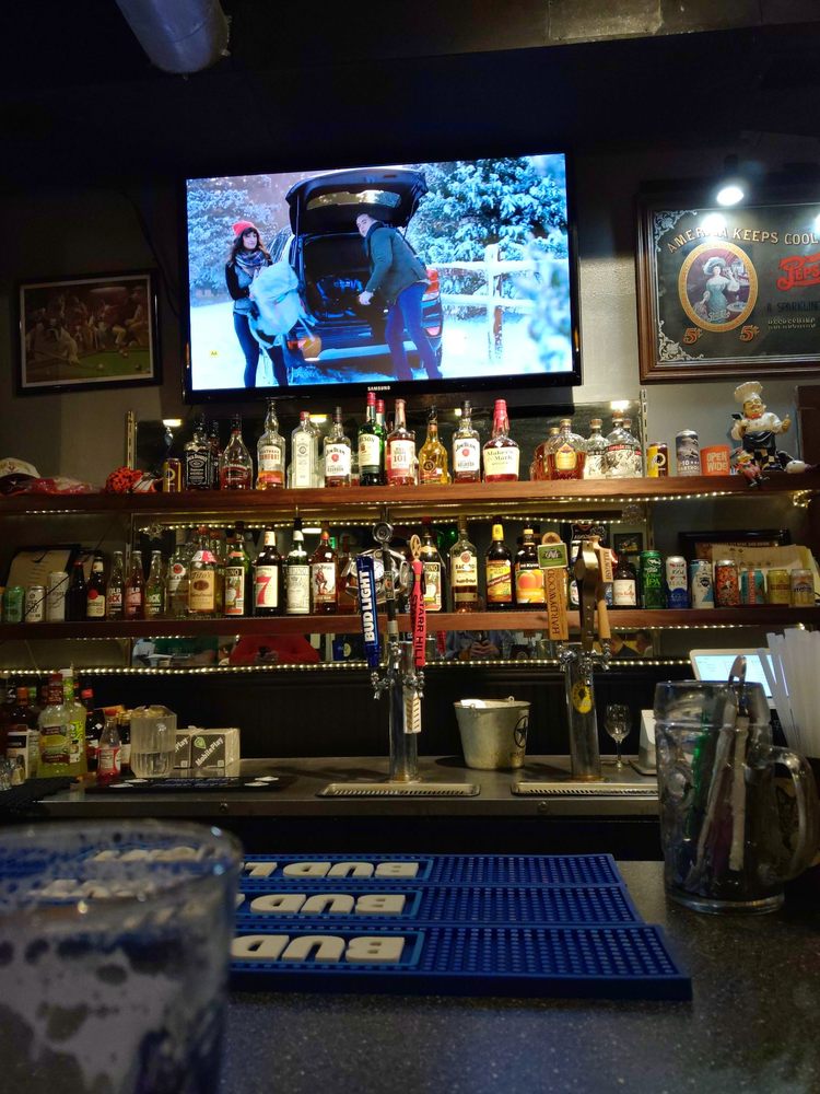 Belmont Pizza & Pub 10, 5975, 221 Carlton Rd, Charlottesville