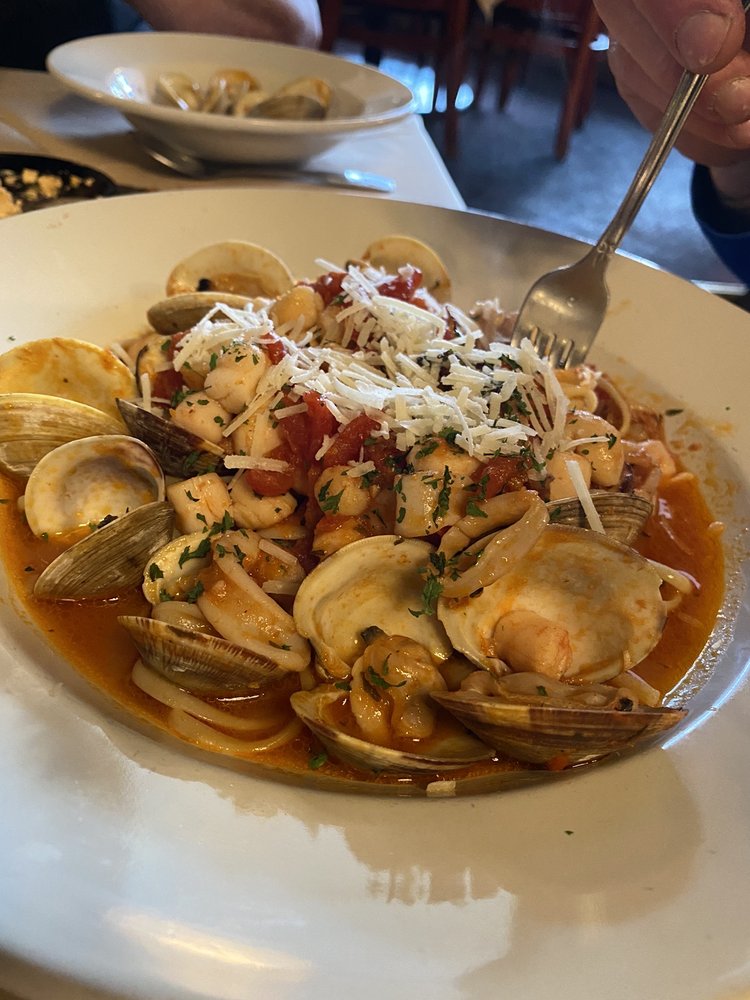 Carmello's 400 Twentyninth Pl Ct, Charlottesville