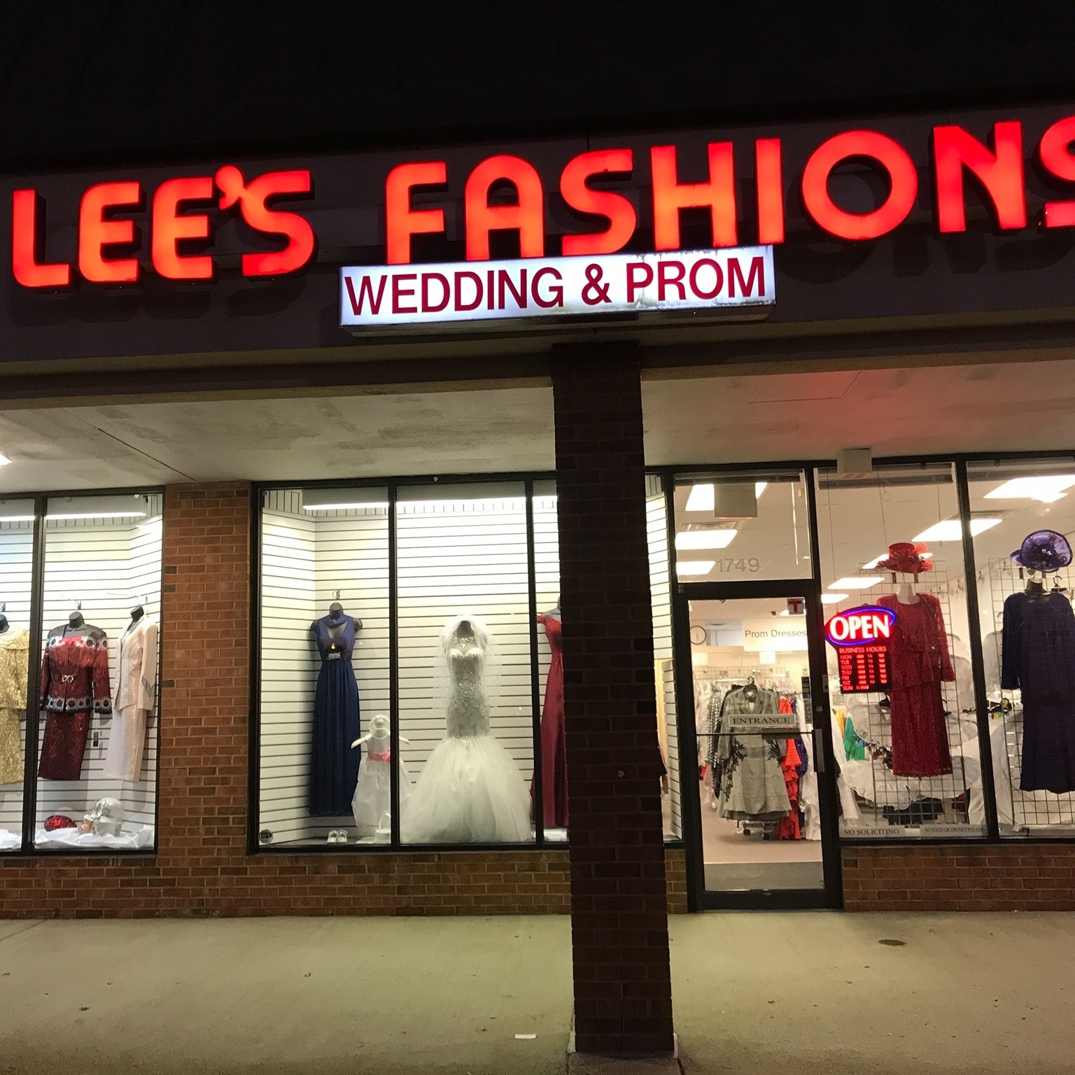Lee's Fashions