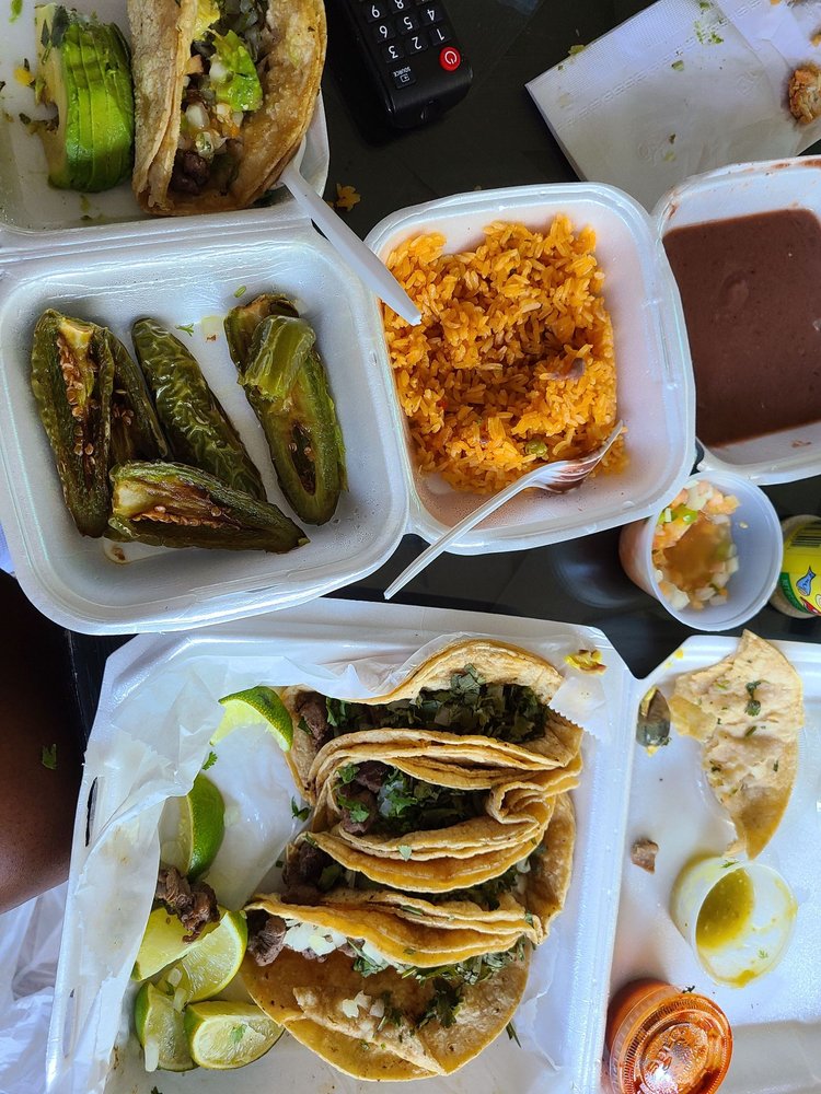 Taqueria & Restaurant La Familia 5528, 3115 Western Branch Blvd, Chesapeake