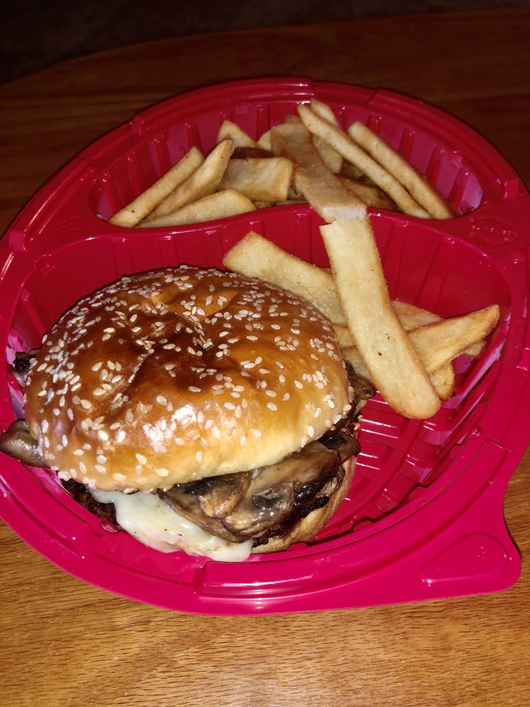 Red Robin Gourmet Burgers and Brews 12300 Jefferson Ave, Newport News