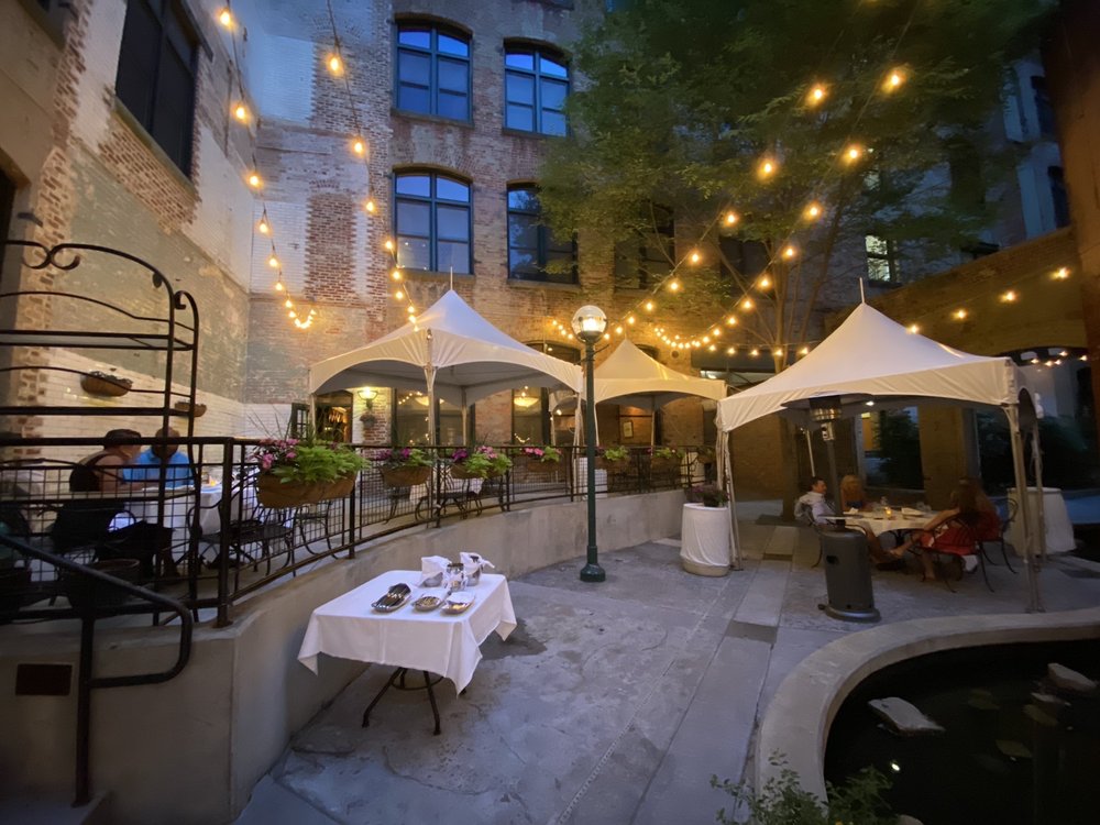Bookbinder's Seafood & Steakhouse 2306 E Cary St, Richmond