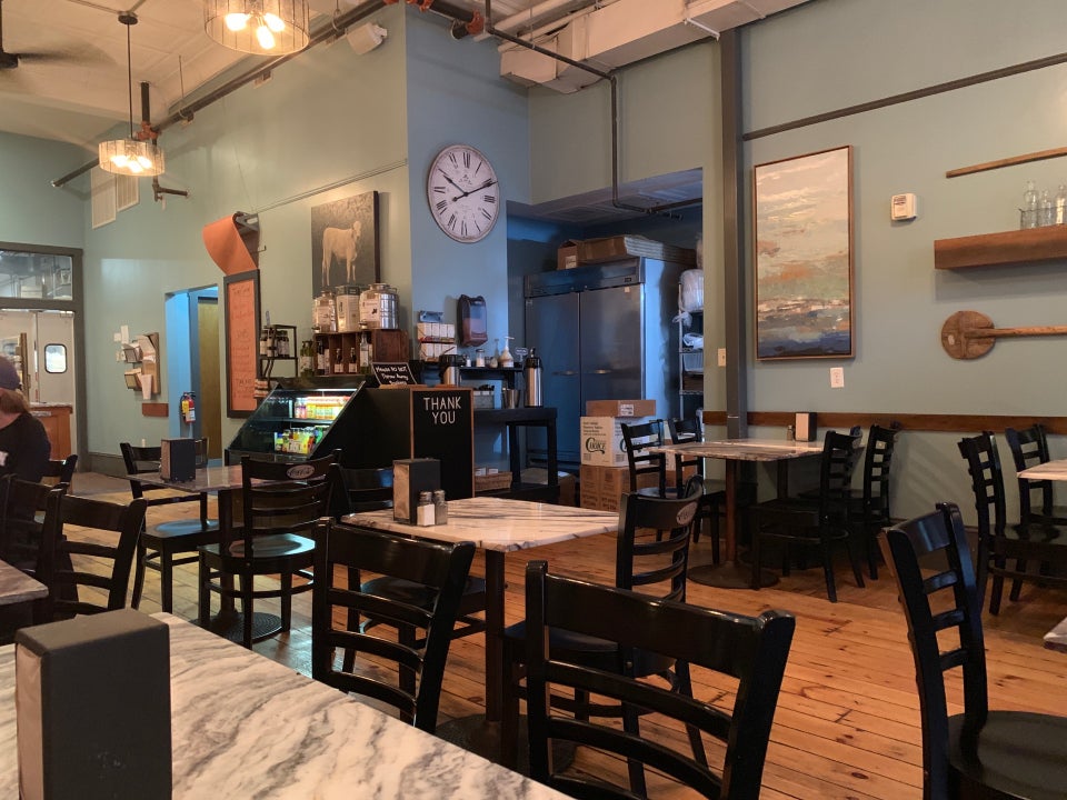 Hope's Cafe On The Boulevard 3327 Garden City Blvd SE, Roanoke