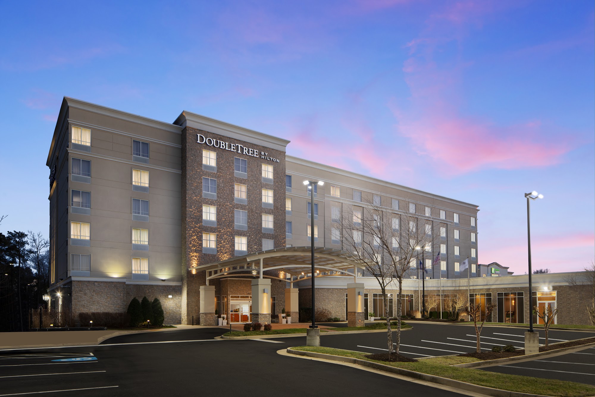 DoubleTree by Hilton Richmond Airport