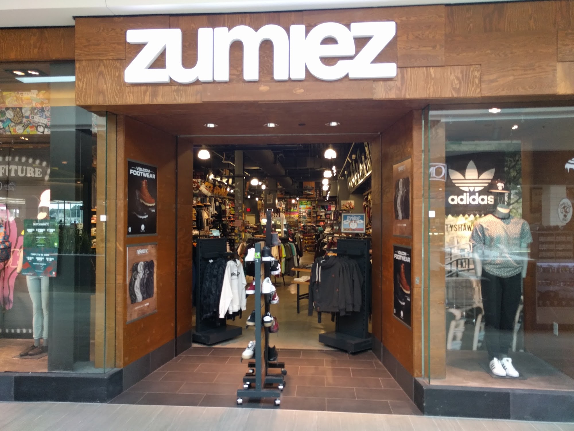 Zumiez