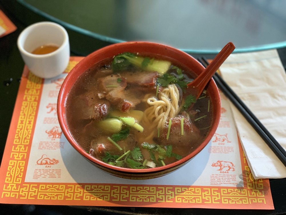 Lotus Garden 224 Maple Ave W, Vienna