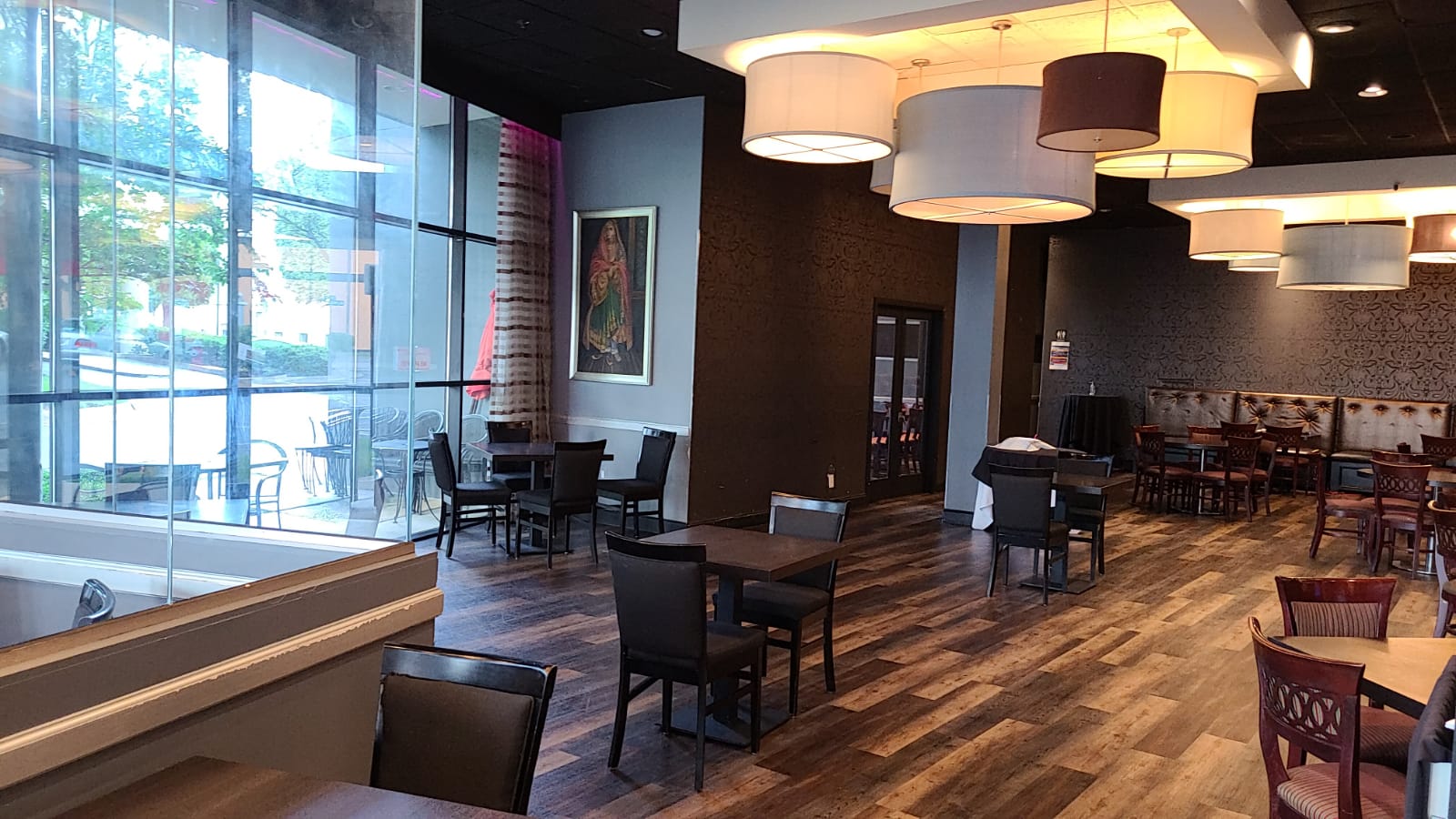 Bombay Tandoor Bar and Grill 8603 Westwood Center Dr, Vienna