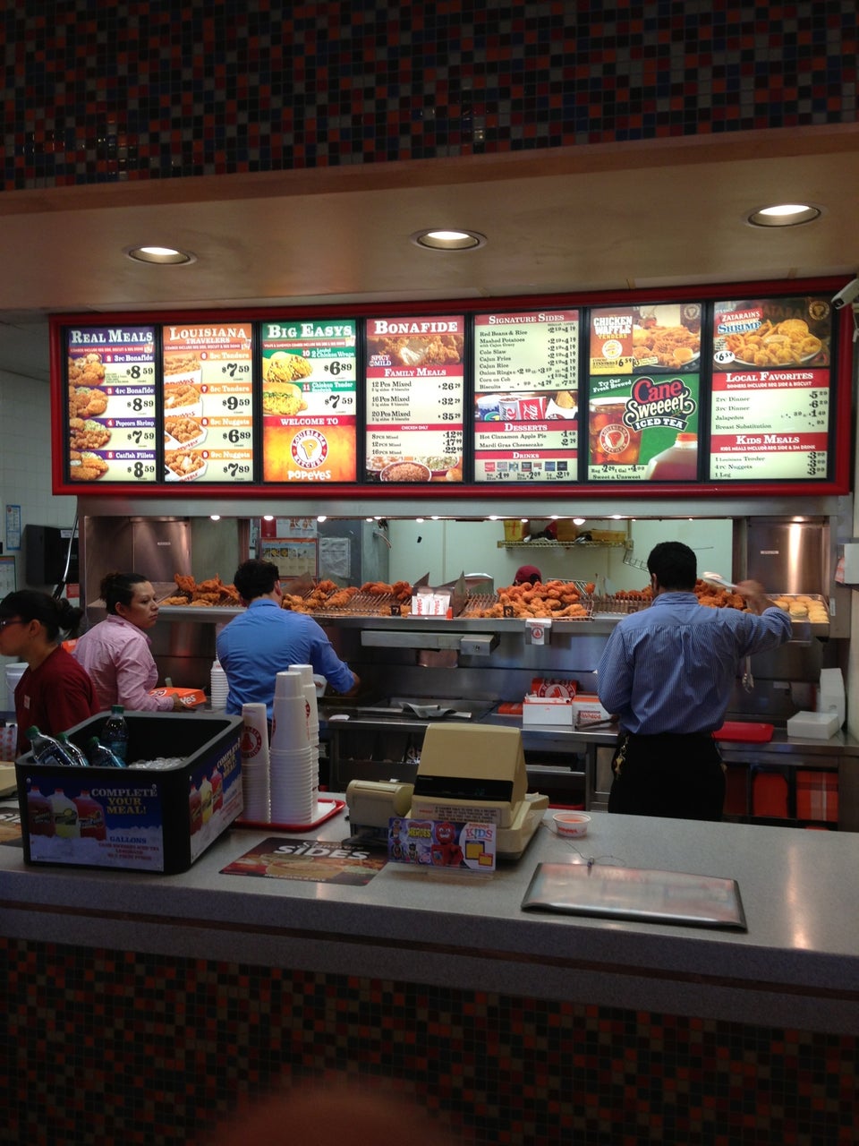 Popeyes Louisiana Kitchen 325 Maple Ave E, Vienna