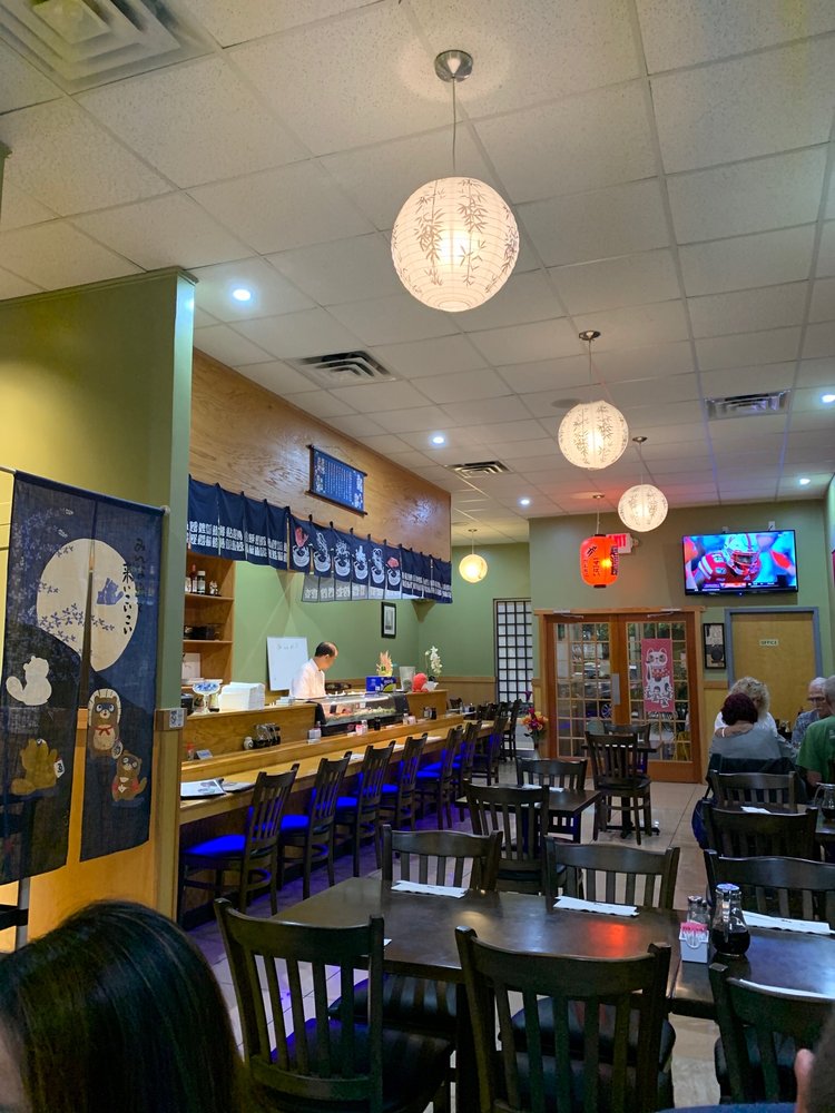 Sakatomo Sushi 5072 Ferrell Pkwy #102, Virginia Beach