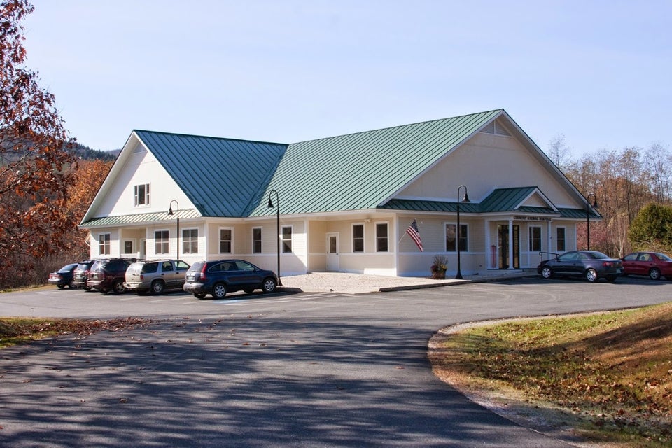 Country Animal Hospital 1533 VT-107, Bethel