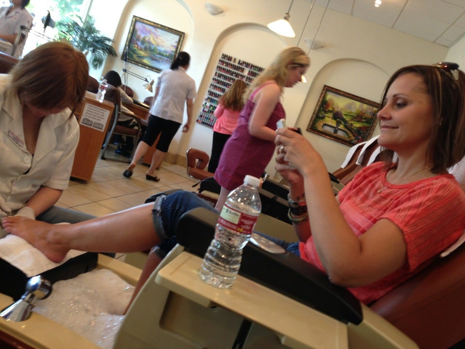 Happy Nails 10425 NE 4th St, Bellevue