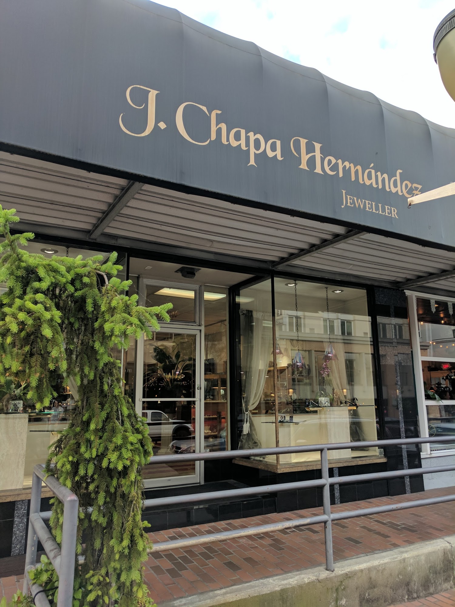J Chapa Hernandez Jewellers
