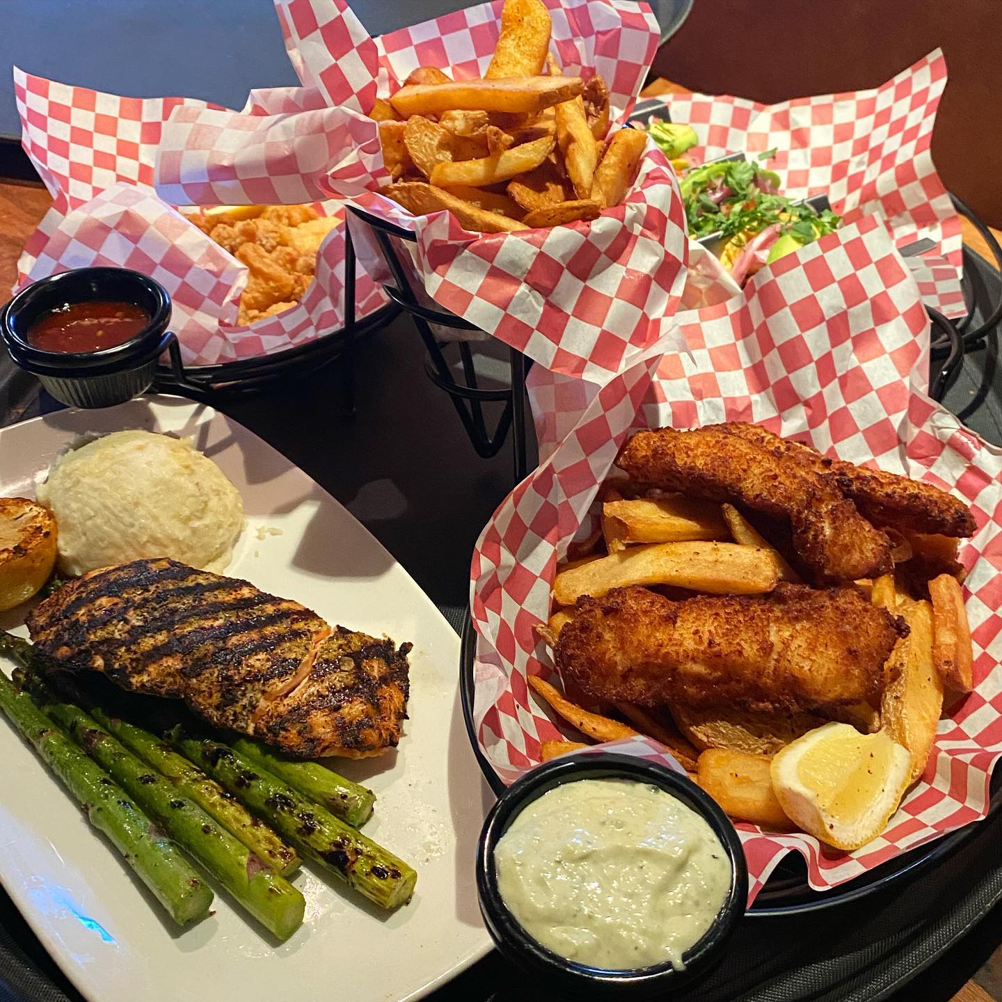 520 Bar & Grill 10146 Main St, Bellevue
