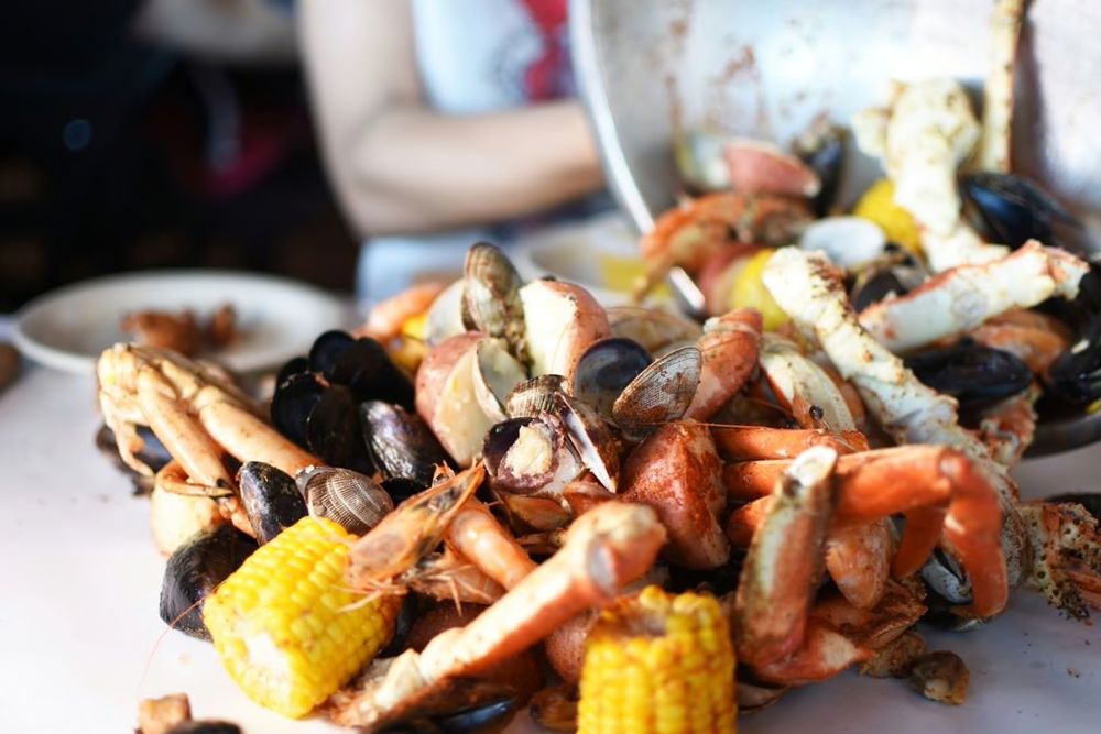 The Crab Pot Bellevue 2 Lake Bellevue Dr, Bellevue