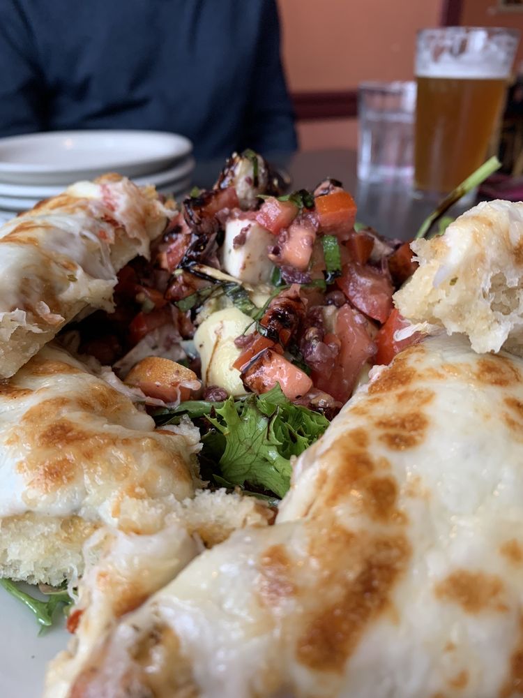 D'Anna's Cafe Italiano 1319 N State St, Bellingham