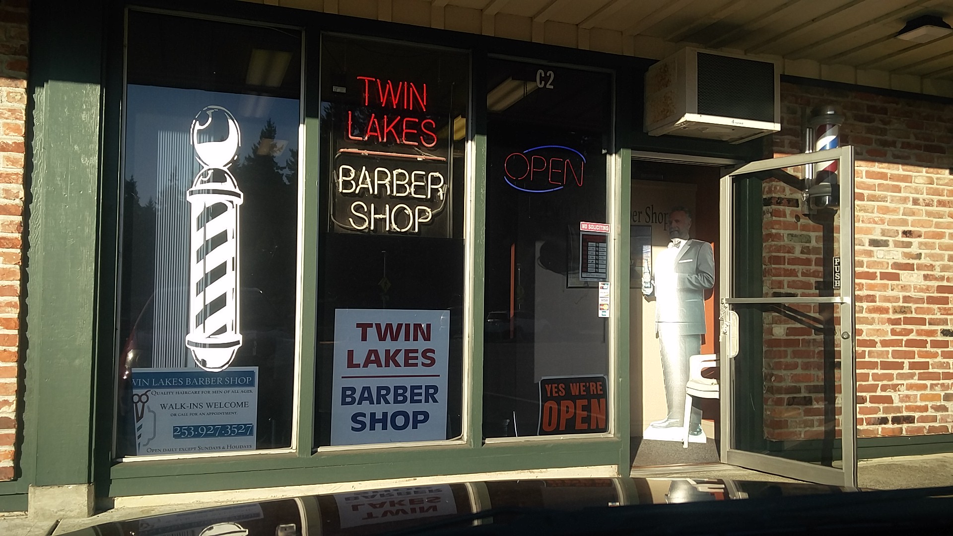 Twin Lakes Barber Shop