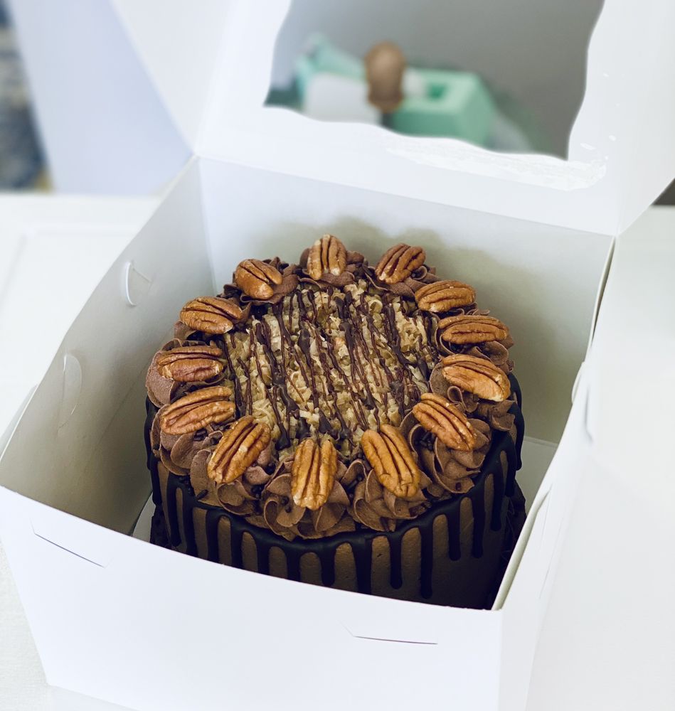 Hollywood Baked Goods 12815 NE 124th St suite q, Kirkland