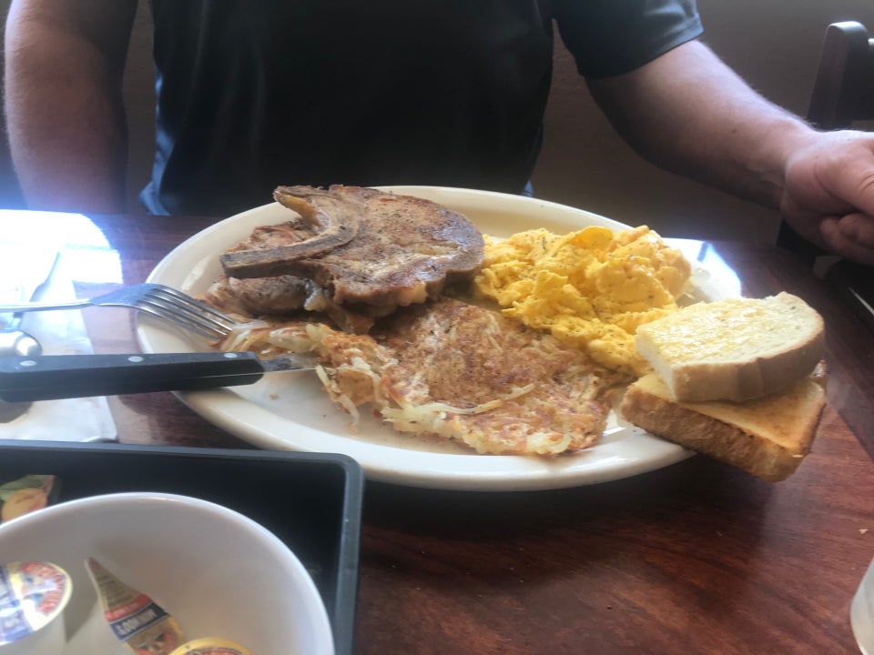 Patty's Eggnest Restaurant 8204 Mukilteo Speedway, Mukilteo