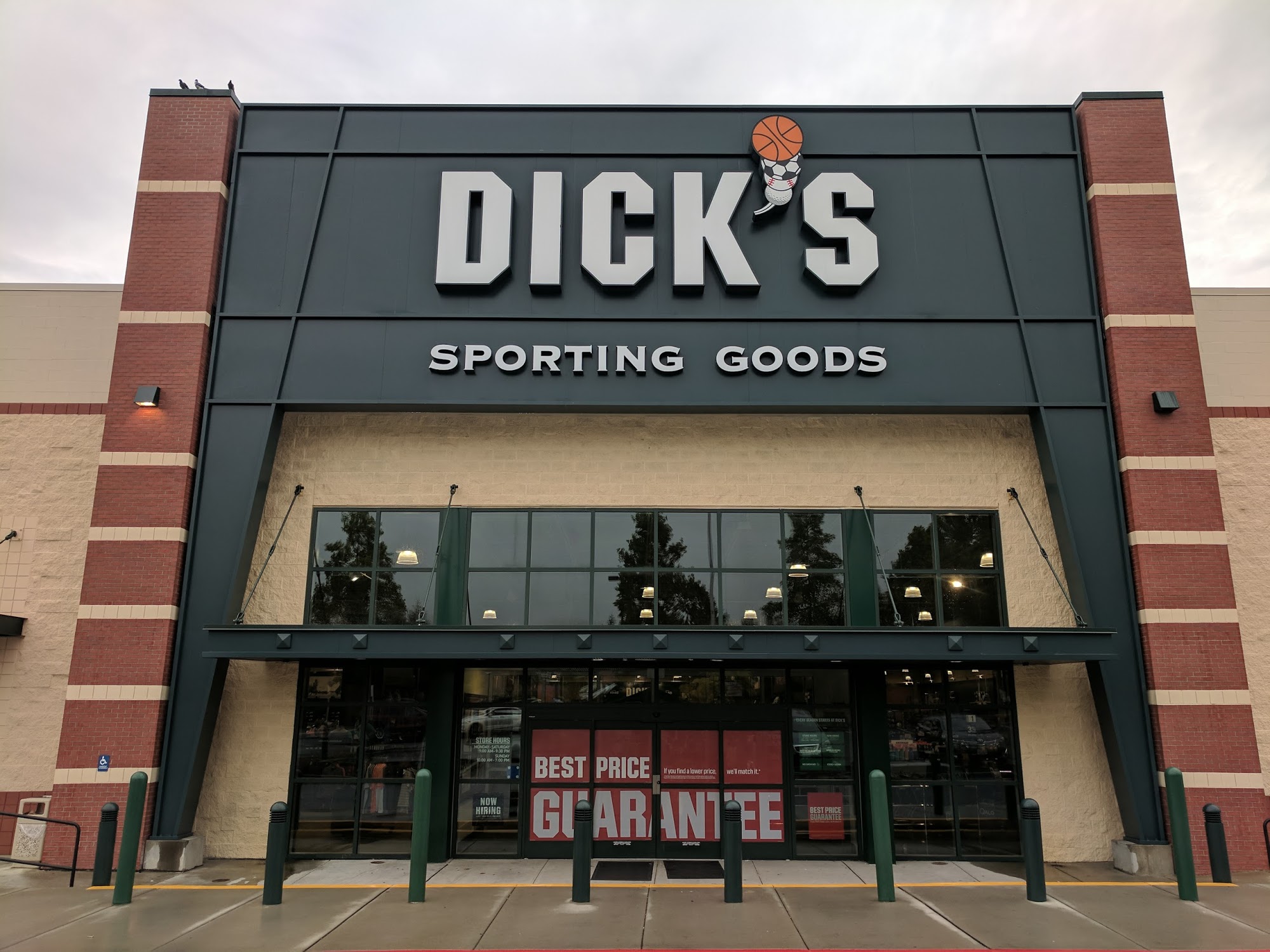 DICK'S Sporting Goods