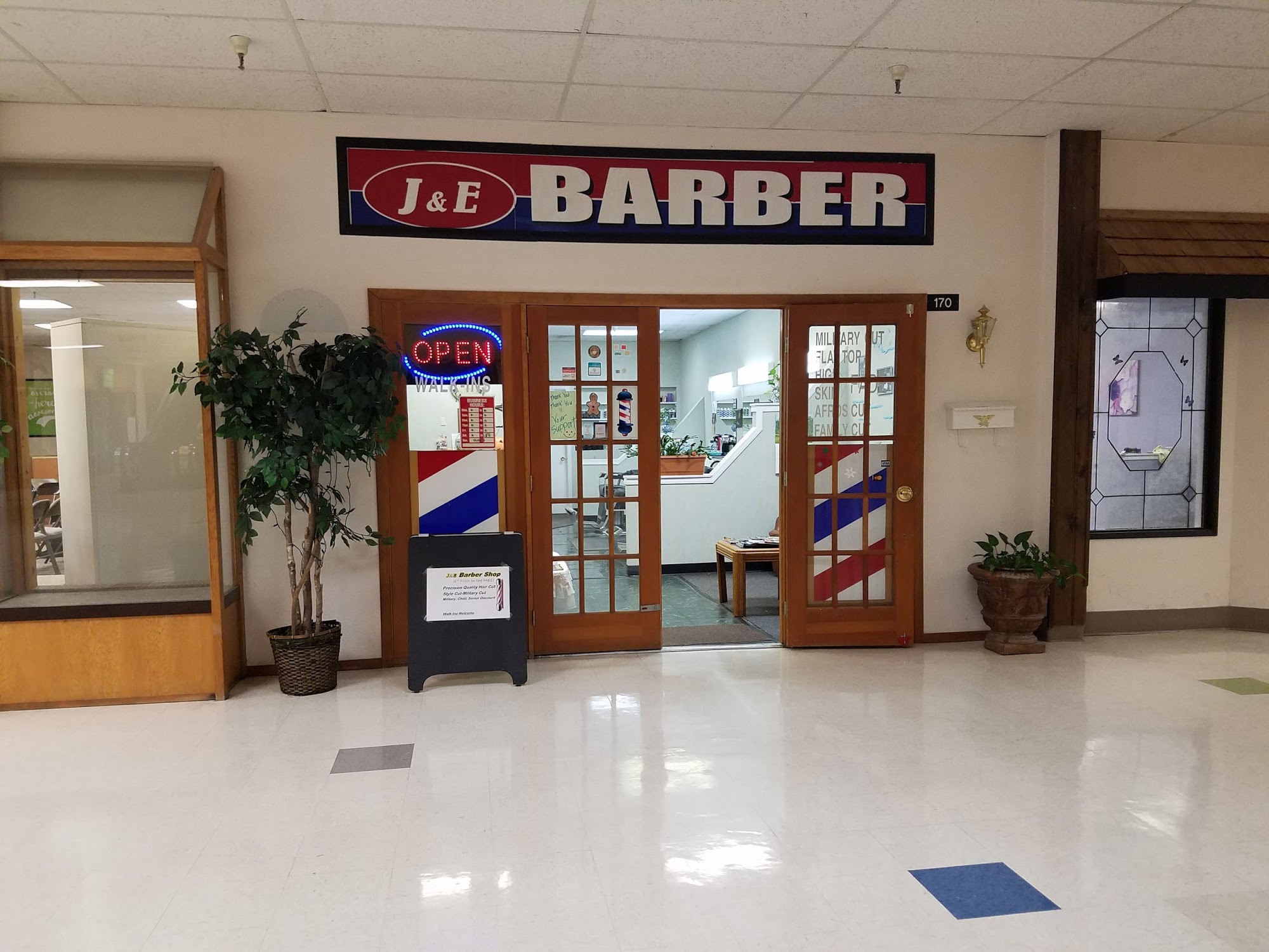 J & E Barbershop