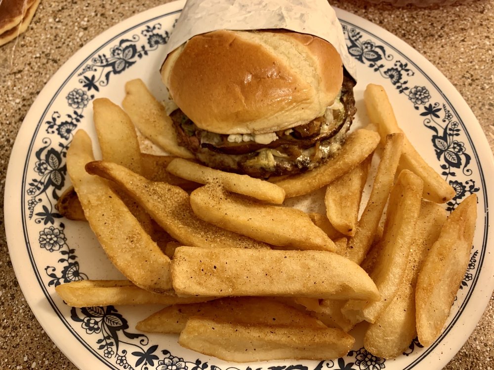 Red Robin Gourmet Burgers and Brews 719 N 10th St, Renton