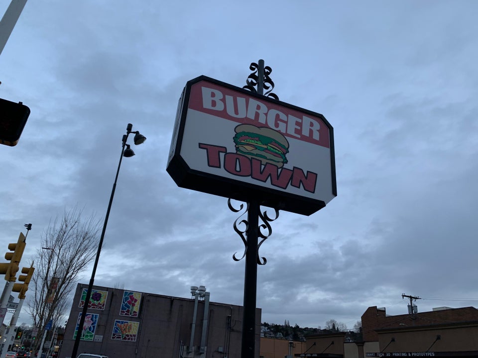 Burger Town 601 S 3rd St, Renton