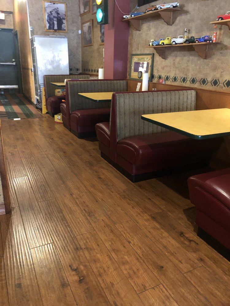 Cedar River Smokehouse 304 Wells Ave S, Renton