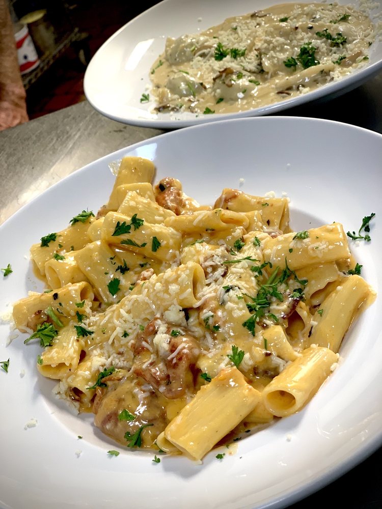 Mamma Mia's Italian Restaurant & Catering 420 W Francis Ave, Spokane