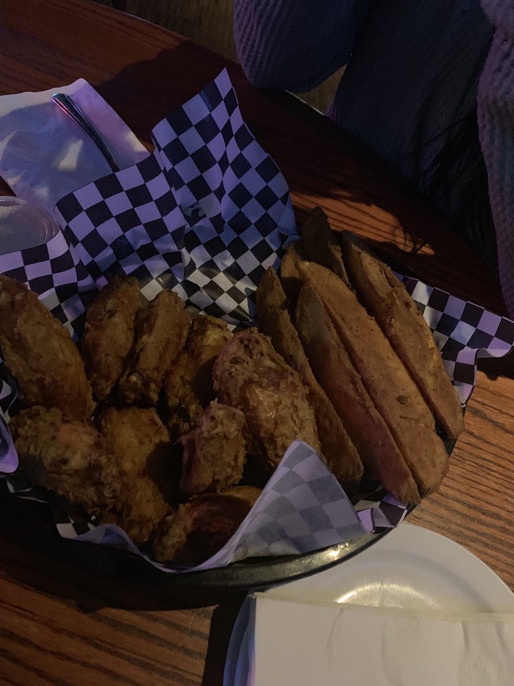 Black Star Pub & Grill 158 100th St S, Tacoma