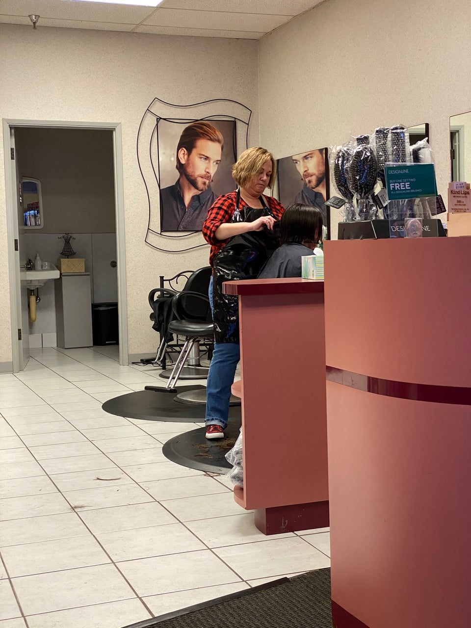 HairMasters 3818 Bridgeport Way W, University Place