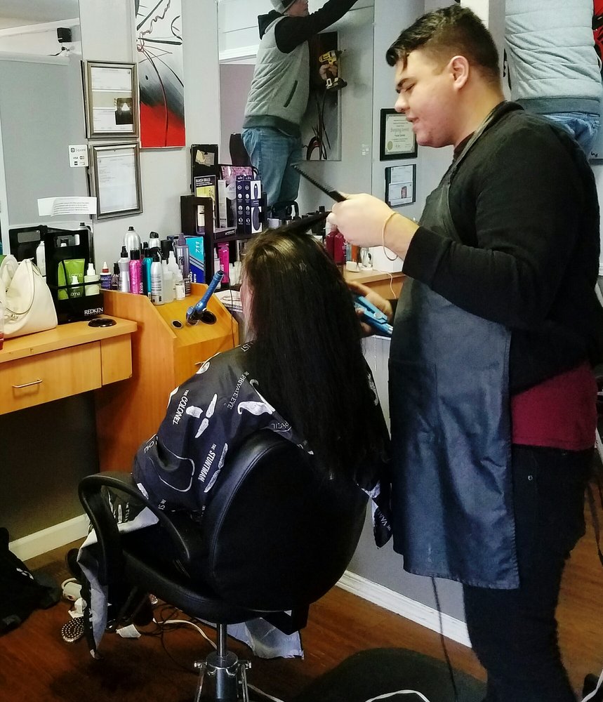 Kerizma Salon and Barber 8004 27th St W, University Place