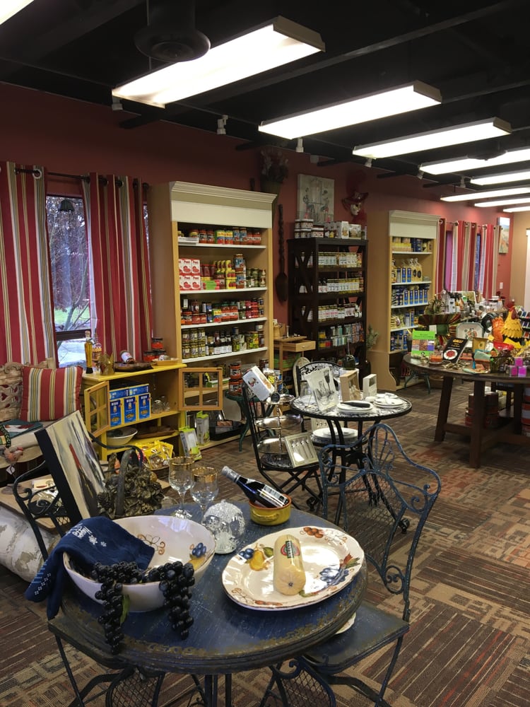 Gasperetti's Kitchen Shoppe 2805 Bridgeport Way W, University Place