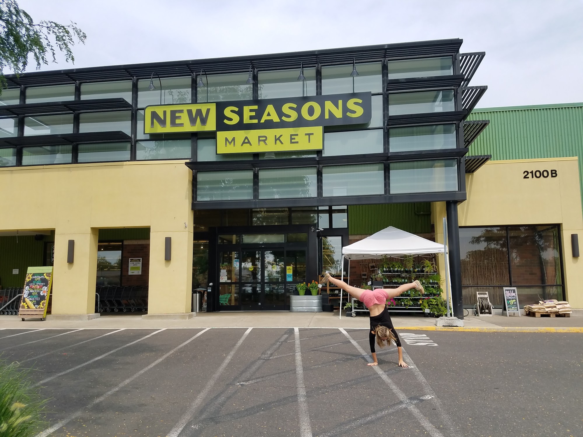 New Seasons Market - Fisher's Landing