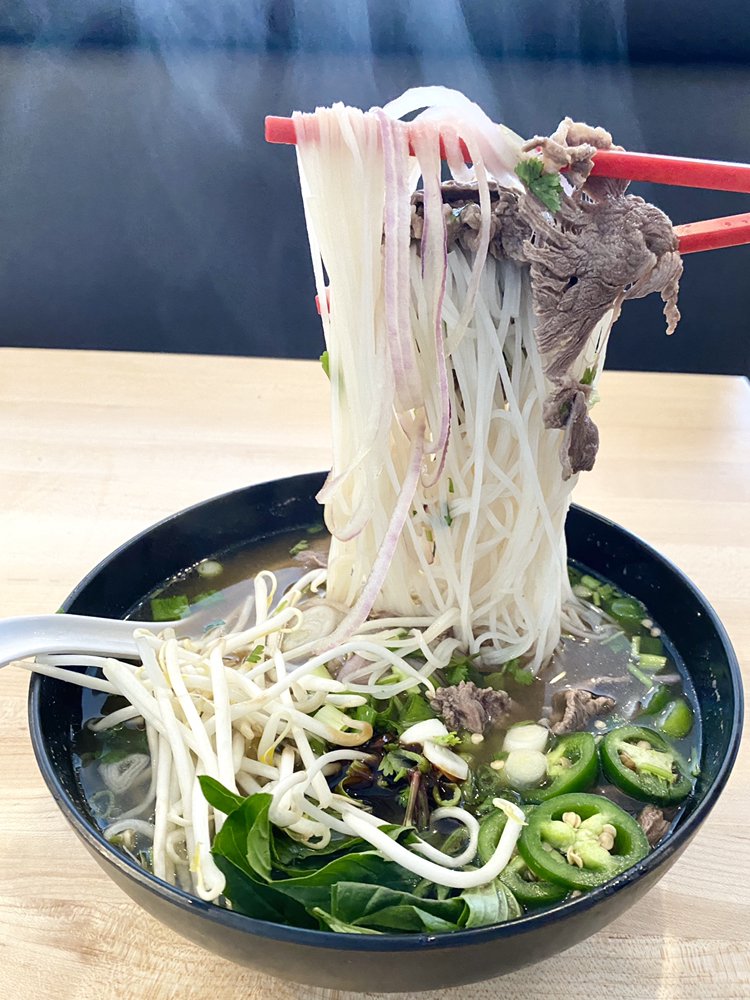 Ei8ht Noodles 800 NE Tenney Rd, Vancouver
