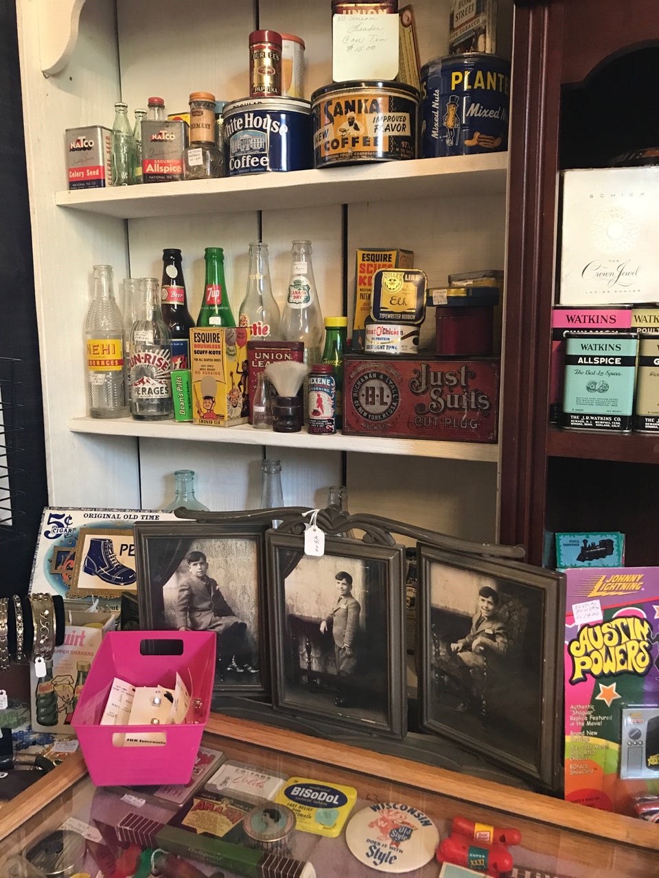 Creekside Antiques N69w6335 Bridge Rd, Cedarburg