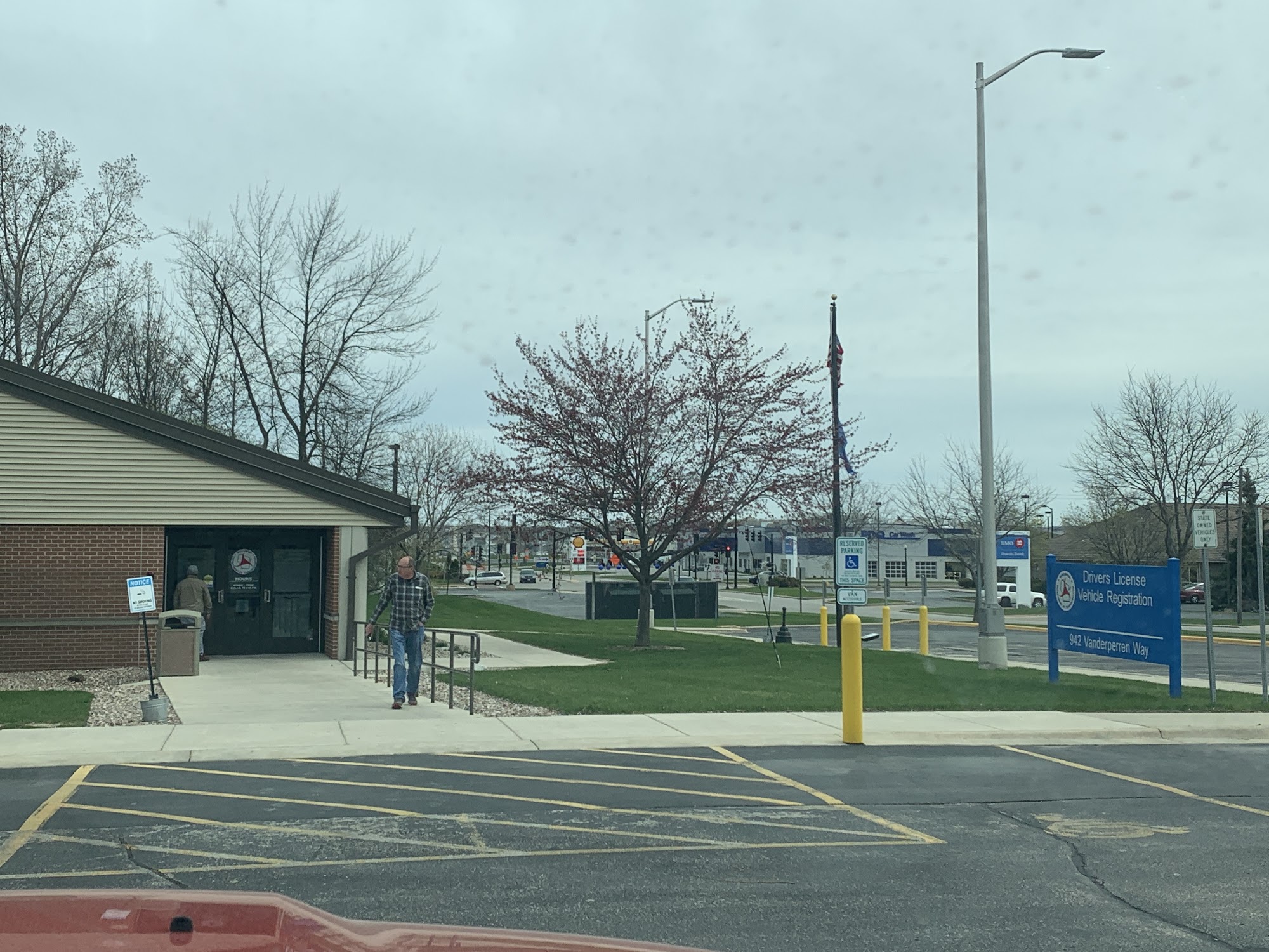 Skip The Line: Ultimate Guide To Green Bay Dmv Hours - g687m1o