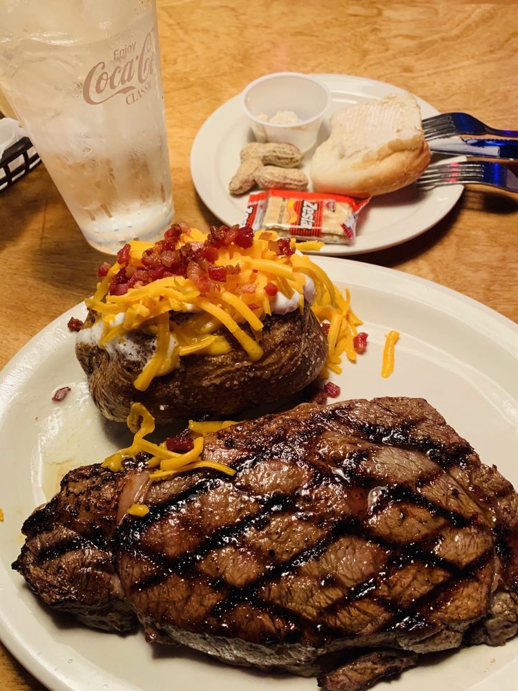Texas Roadhouse 2375 S Oneida St, Green Bay