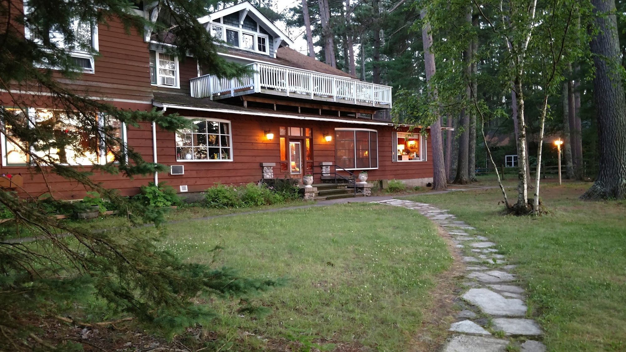 Voss' Birchwood Lodge