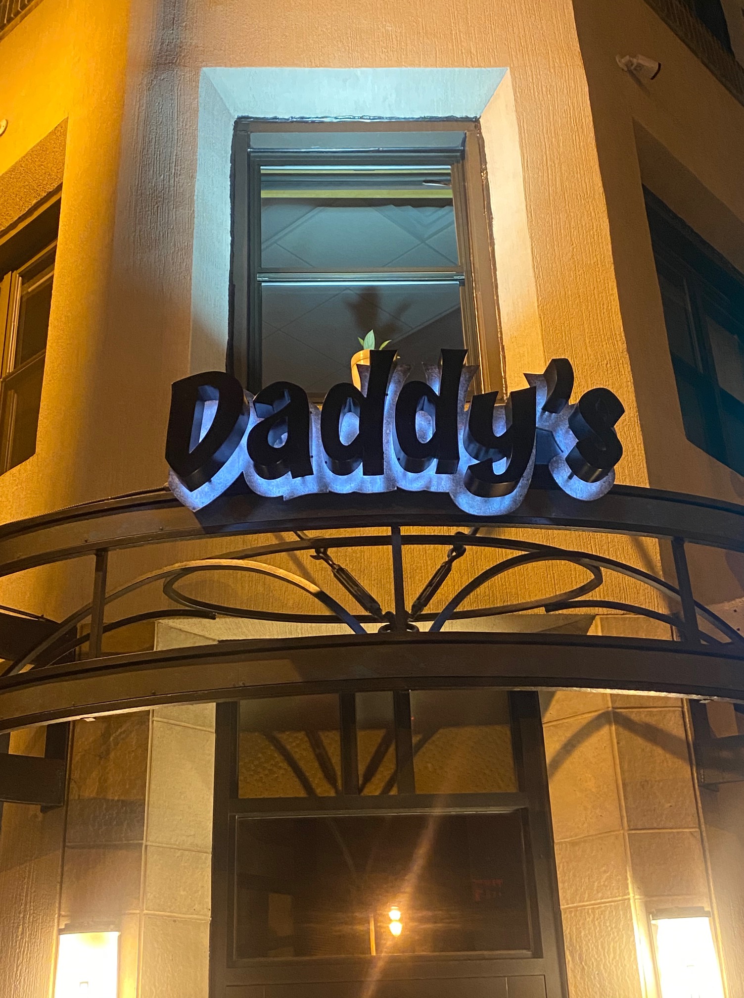 Daddy's Soul Food & Grille 754 N 27th St #3552, Milwaukee