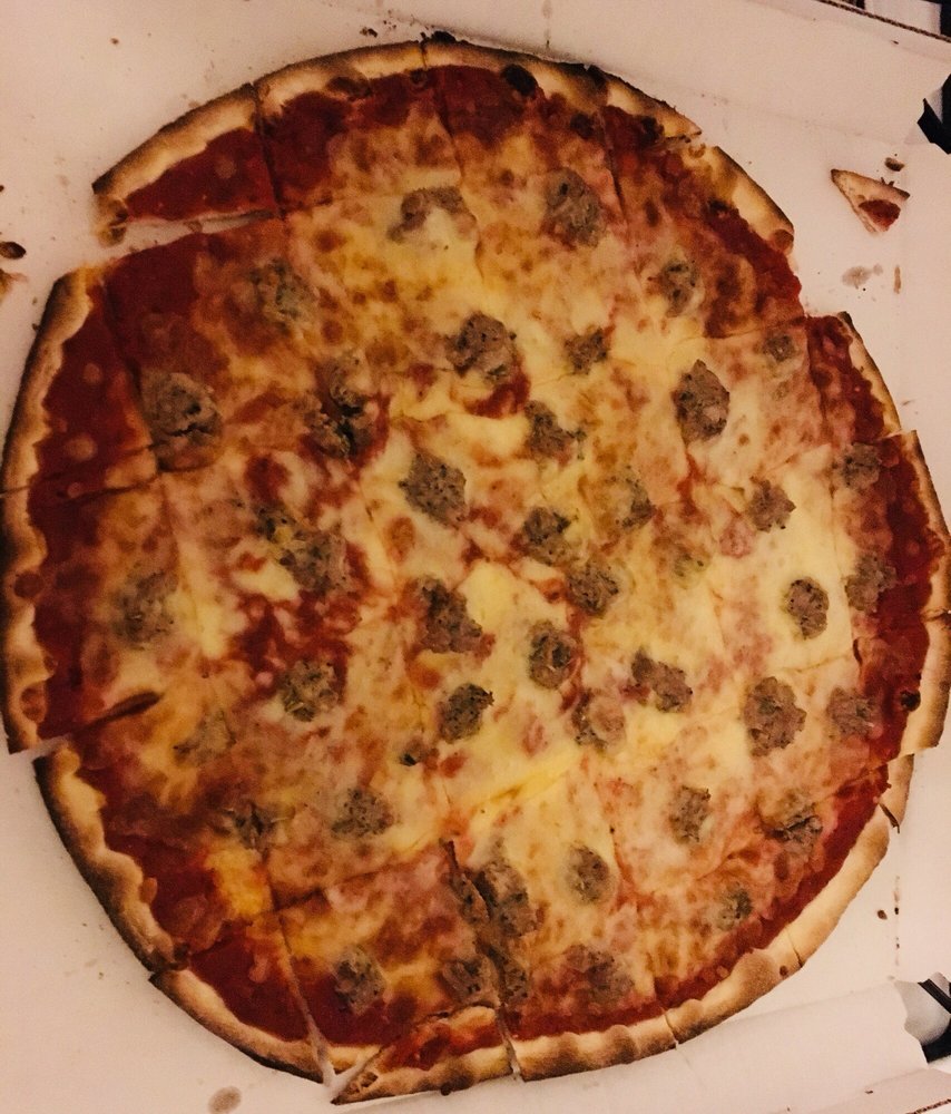 Lisa's Pizzeria 2961 N Oakland Ave, Milwaukee