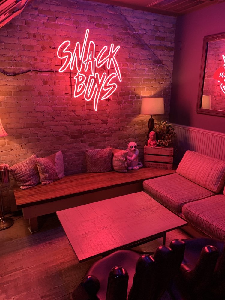 Snack Boys 2028 E North Ave, Milwaukee