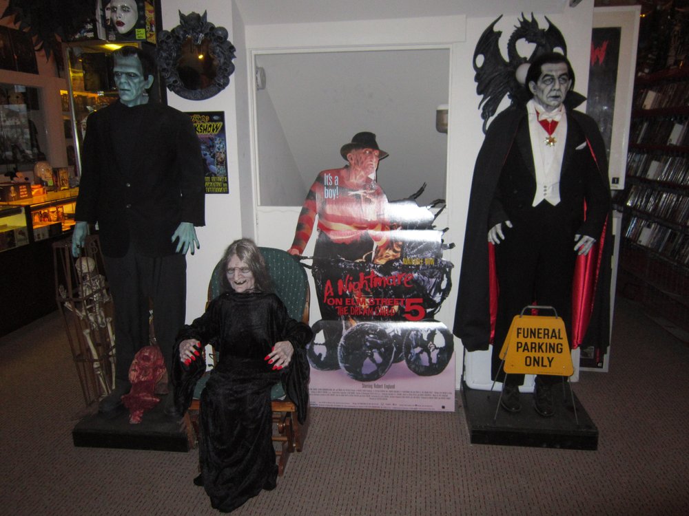 Graveyard Records & Movie Maniacs 1013 Milwaukee Ave, South Milwaukee