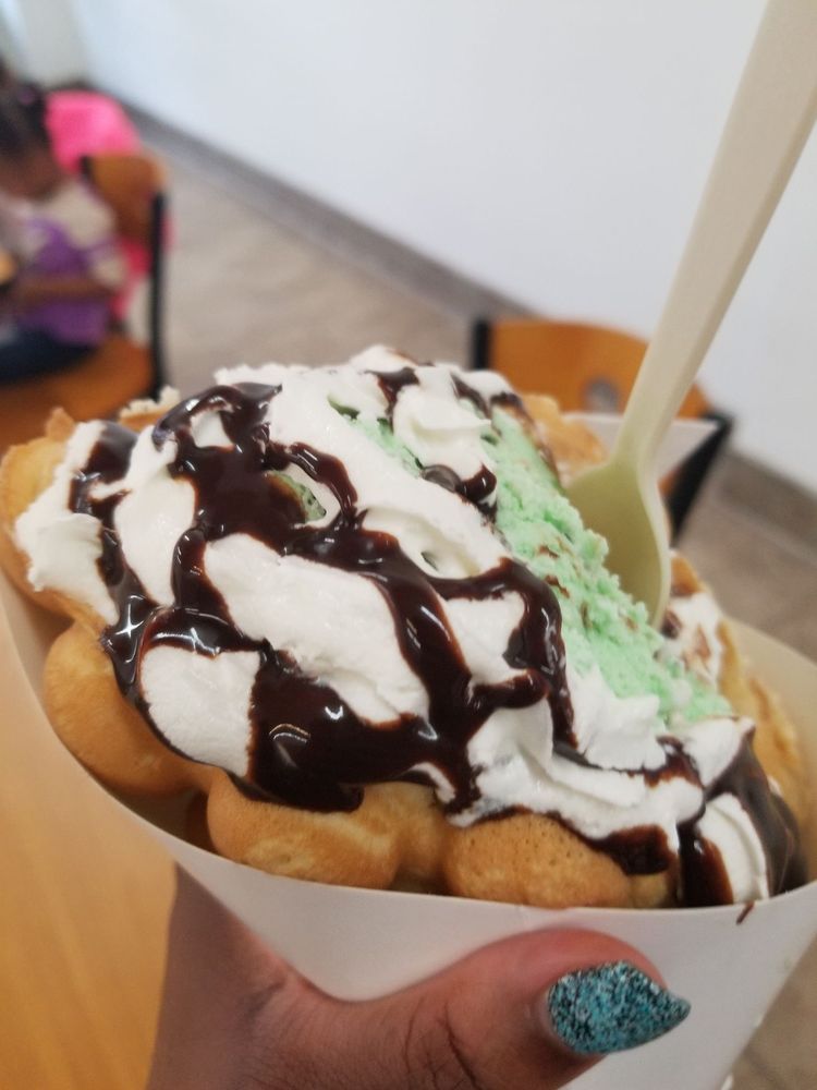 AM Ice Cream 1232 Milwaukee Ave, South Milwaukee
