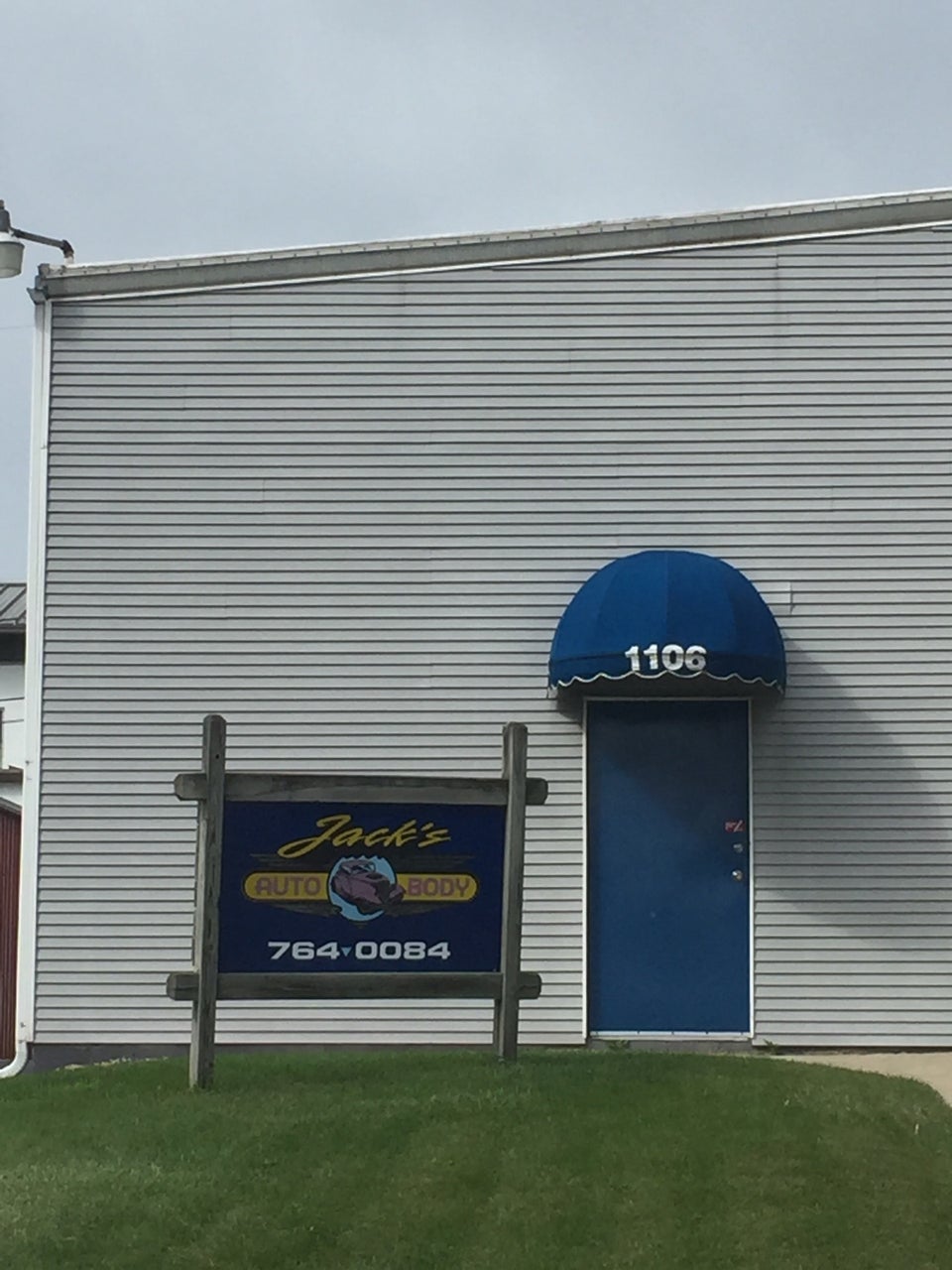 Jack's Auto Body 1106 Carrington Ave, South Milwaukee