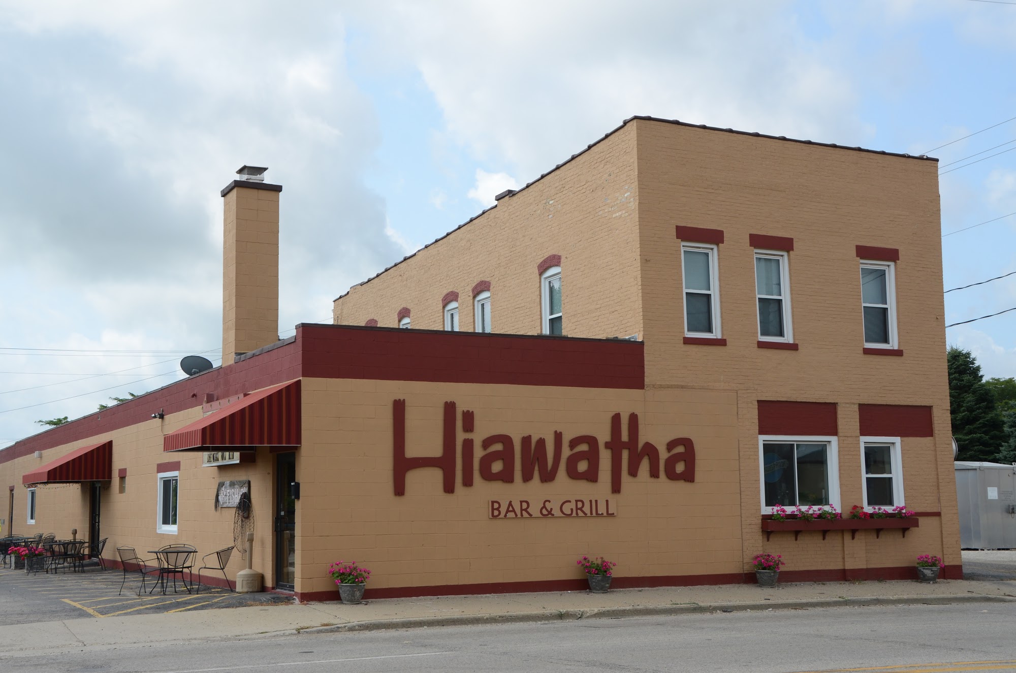 Hiawatha Bar and Grill